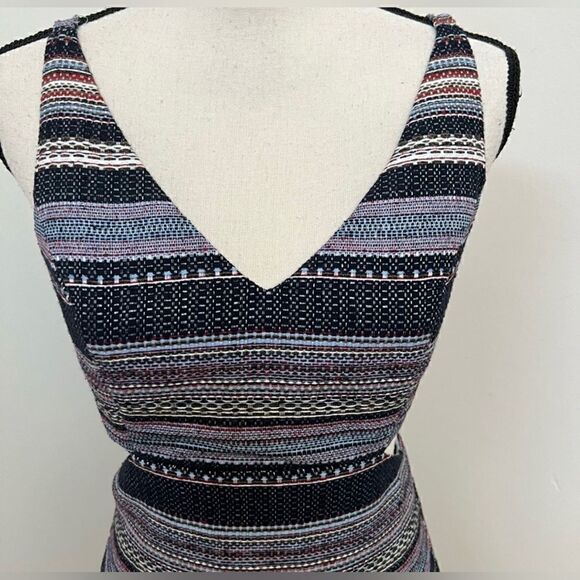 Venus cut out sleeveless tweed dress - Picture 6 of 7